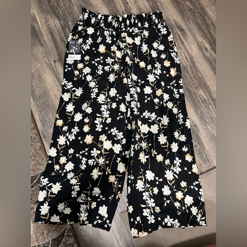 High waisted stretchy large simply vera Wang Capri dress pants